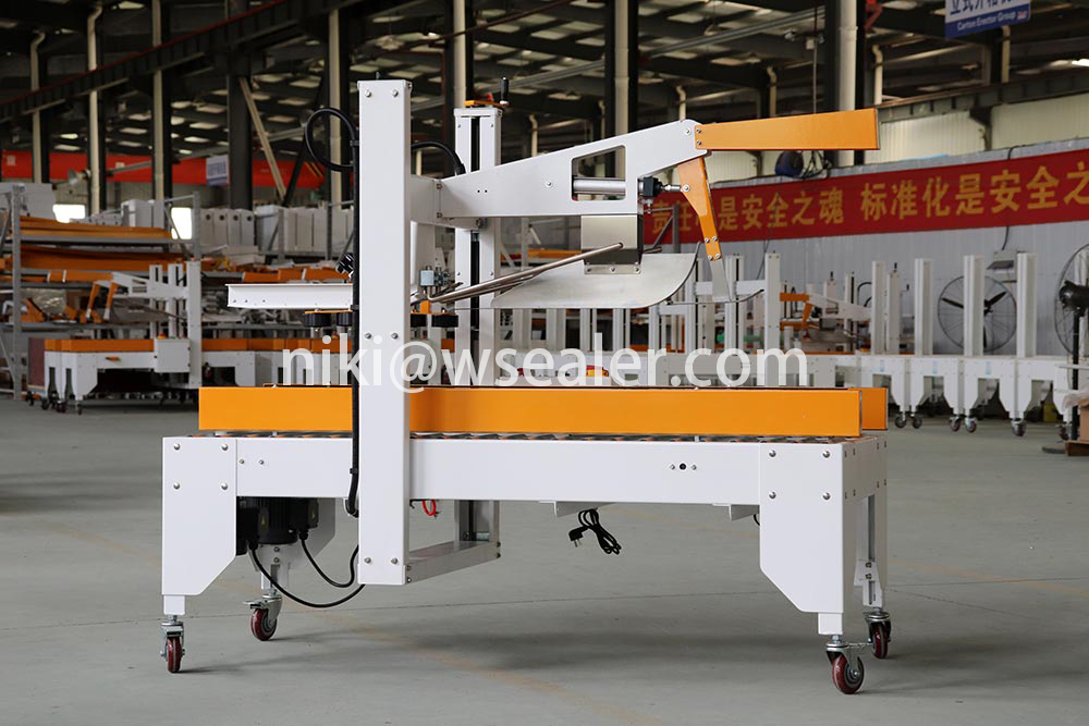 Carton Folding and Sealing Machine